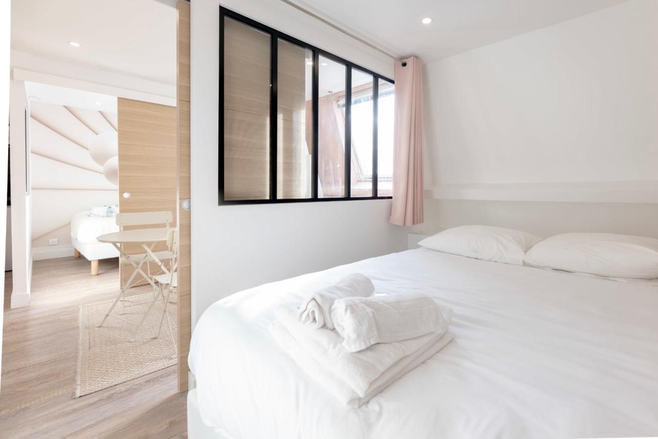 Amazing Apartment Under The Roof In Paris 8Th المظهر الخارجي الصورة