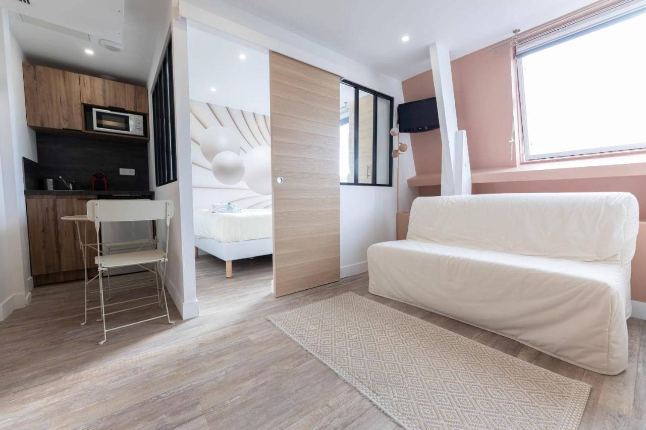 Amazing Apartment Under The Roof In Paris 8Th المظهر الخارجي الصورة