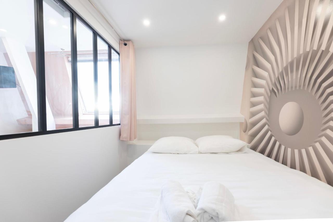 Amazing Apartment Under The Roof In Paris 8Th المظهر الخارجي الصورة