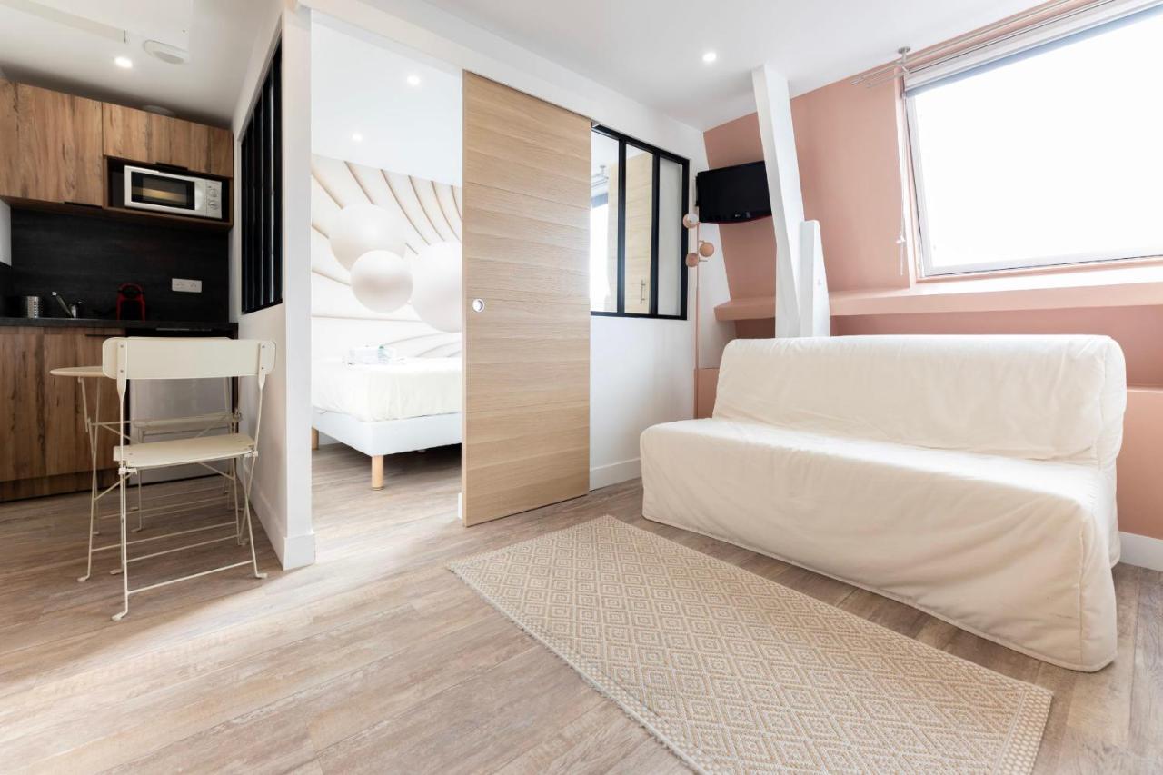 Amazing Apartment Under The Roof In Paris 8Th المظهر الخارجي الصورة